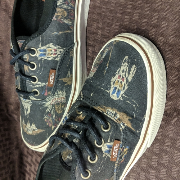 Vans - Picture 14 of 15